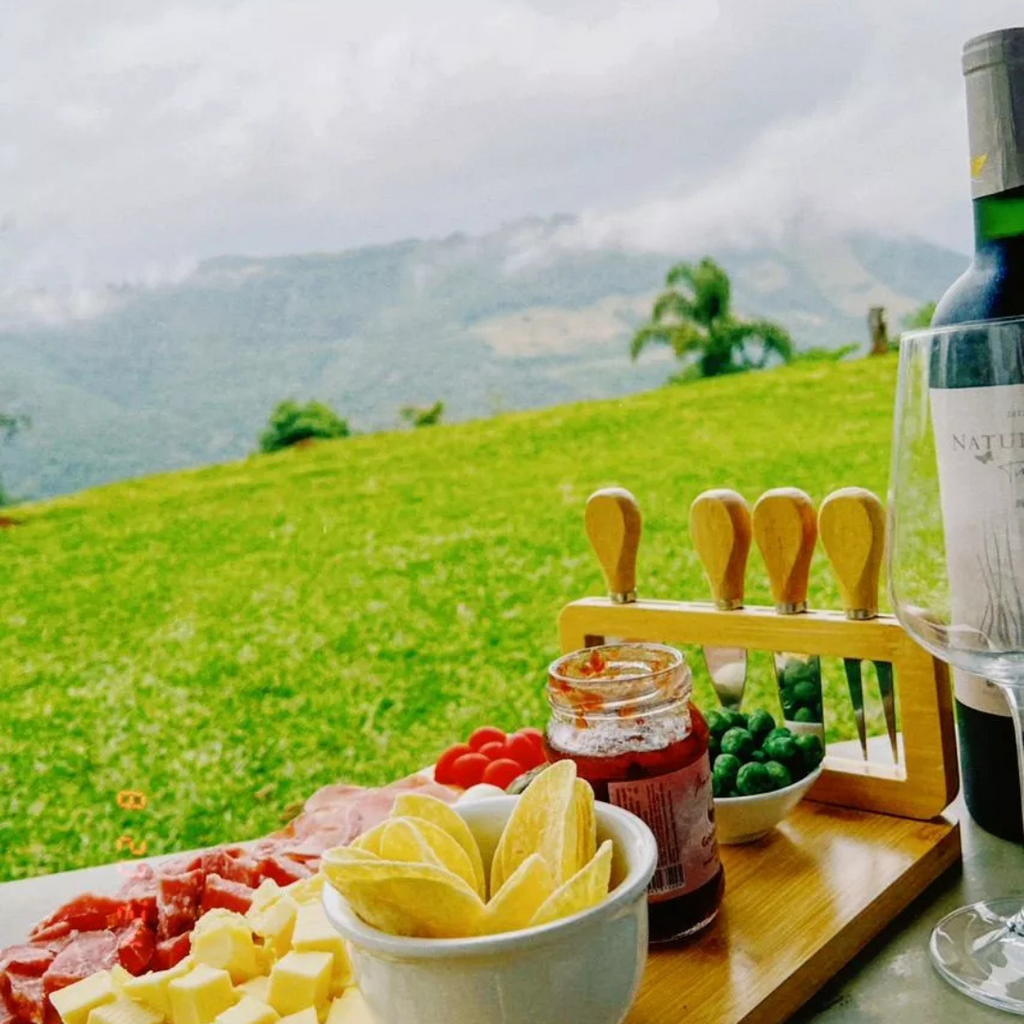 Tábua de Corte para Queijos em Bambu com Acessórios